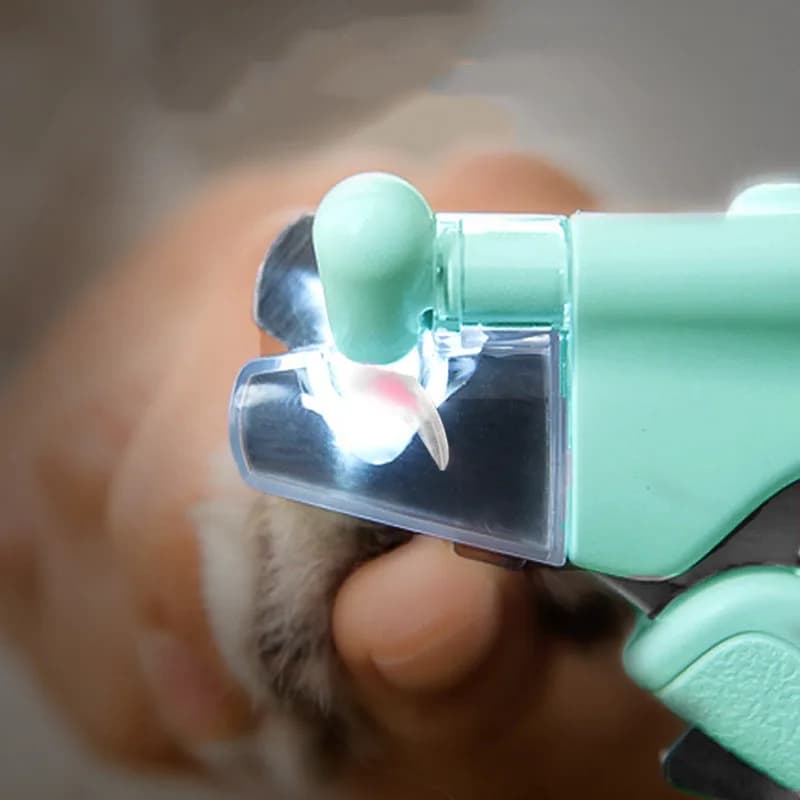 Clippo – Coupe-griffes avec lampe